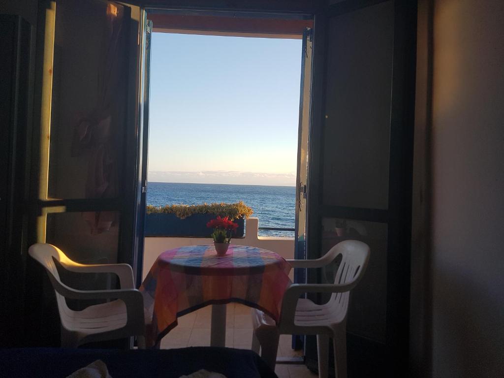 Taverna Akrogiali - Superior Triple Room With Sea View