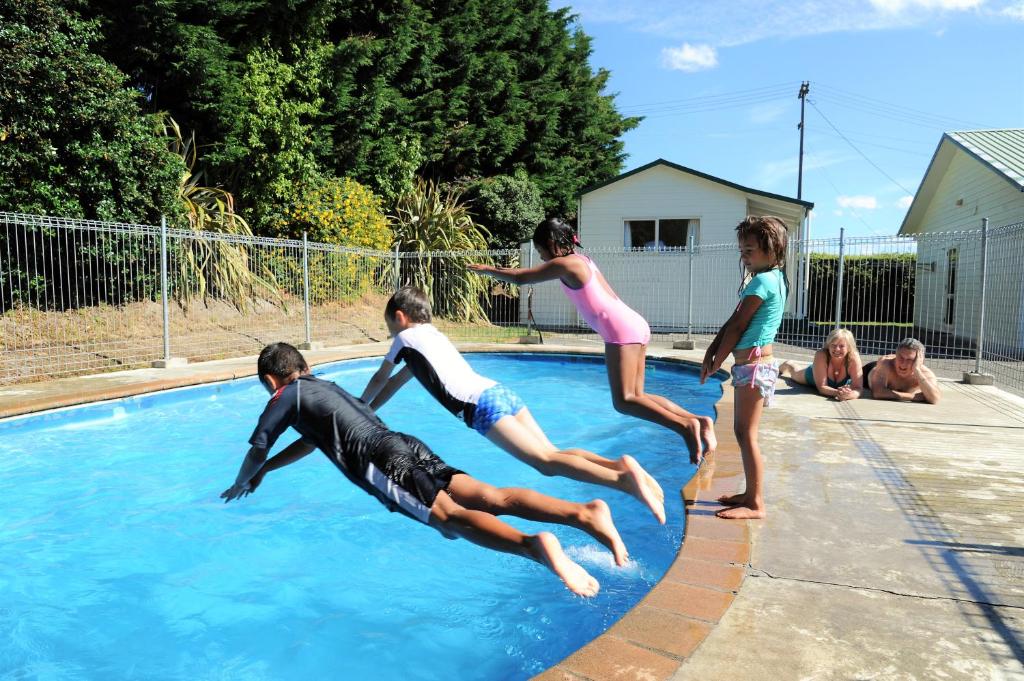 Blenheim Bridges Holiday Park - Resim 24