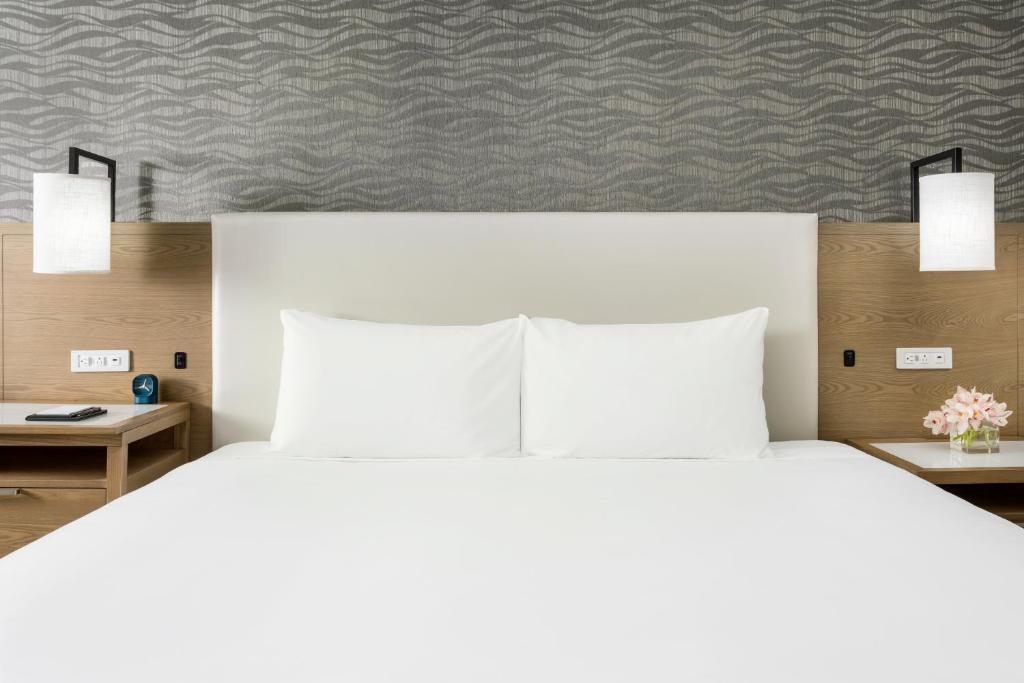 Hyatt Regency Bethesda near Washington D.C. - Комната короля с доступной ванной - доступ по инвалидности