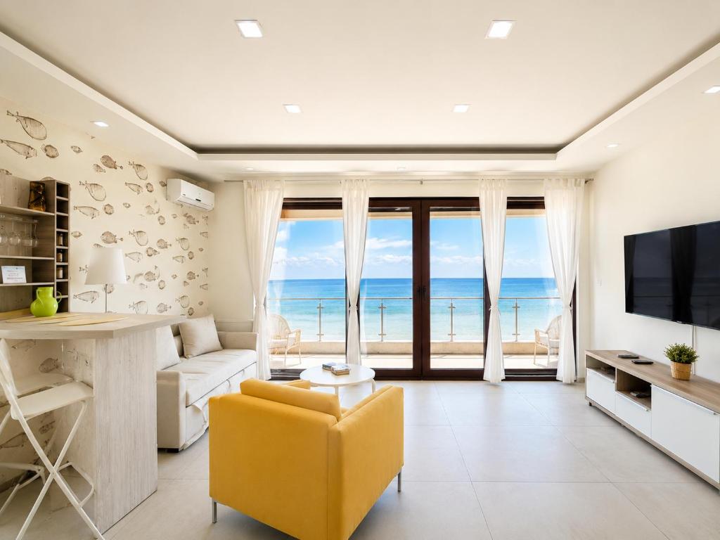 Infinity Sunrise Mamaia Nord - Beachfront Aparthotel