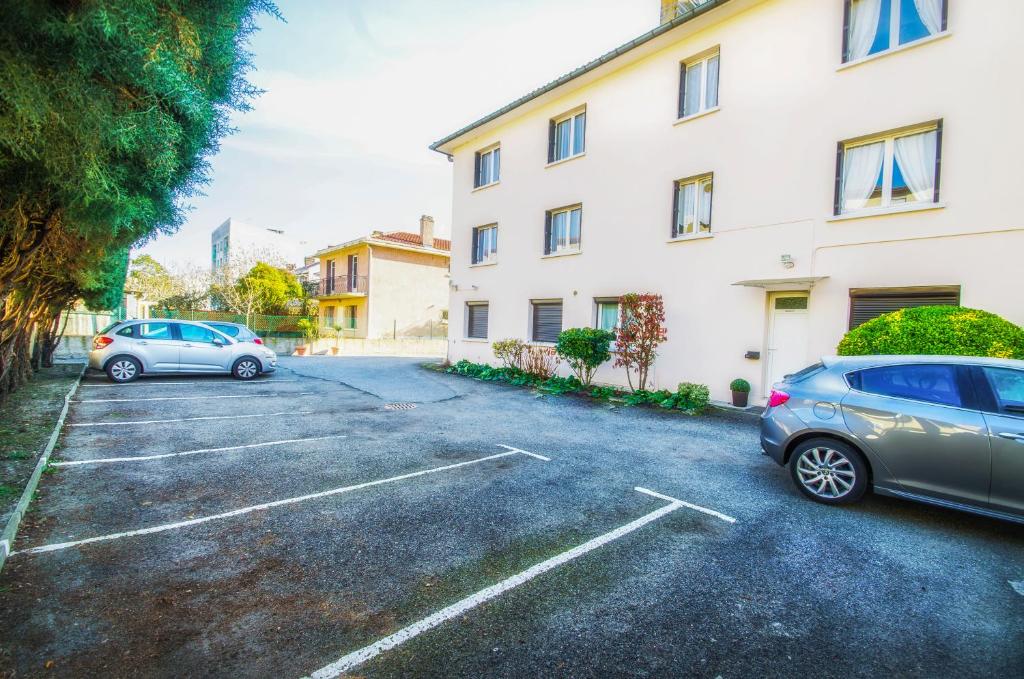 Hôtel PRADO avec Parking - Proche Zénith - Resim 12