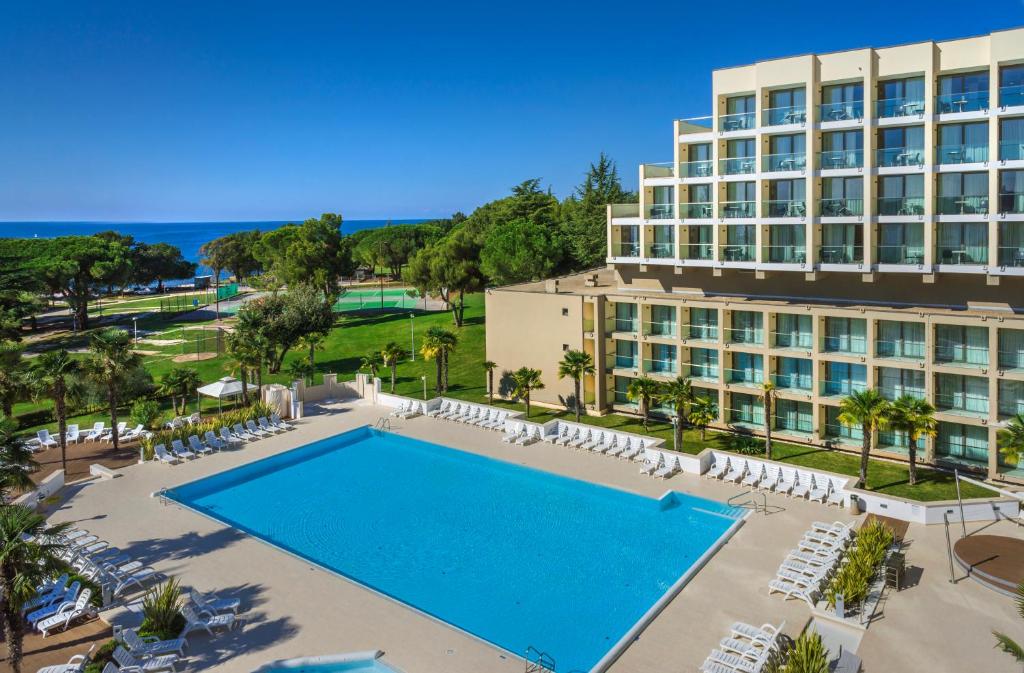 Bazén v ubytování Hotel Materada Plava Laguna nebo v jeho okolí