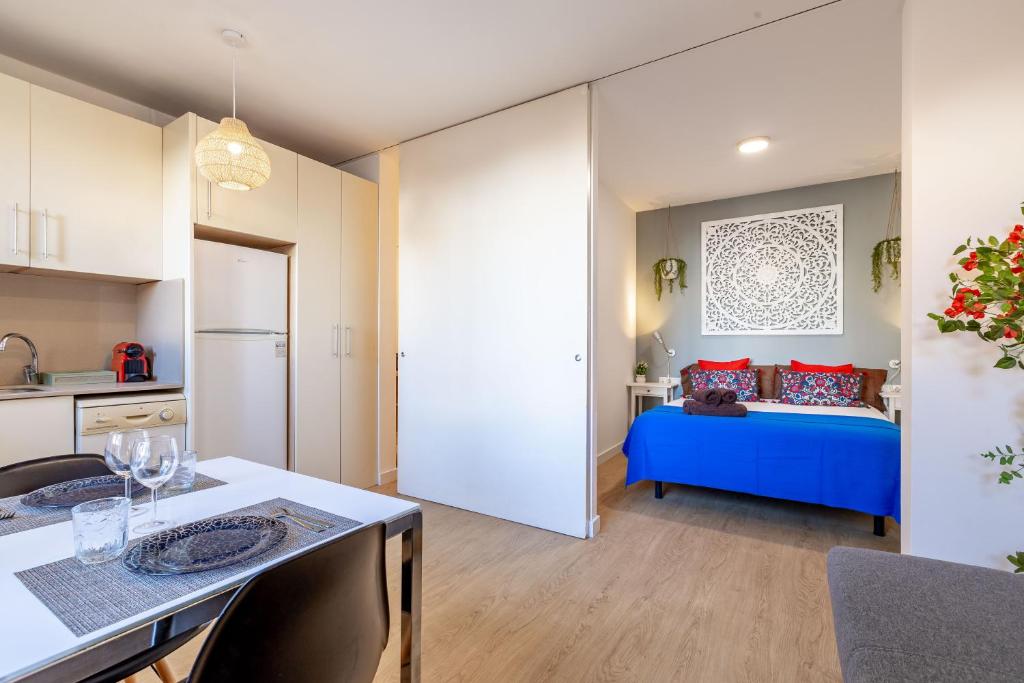 Sants Center Apartment 2 Bed, Metro 3 minuts, Fira Barcelona, Camp Nou