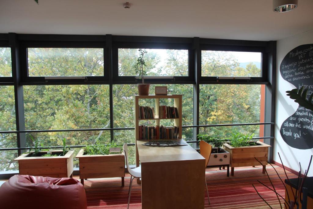 Posezení v ubytování Hostel Pekarna