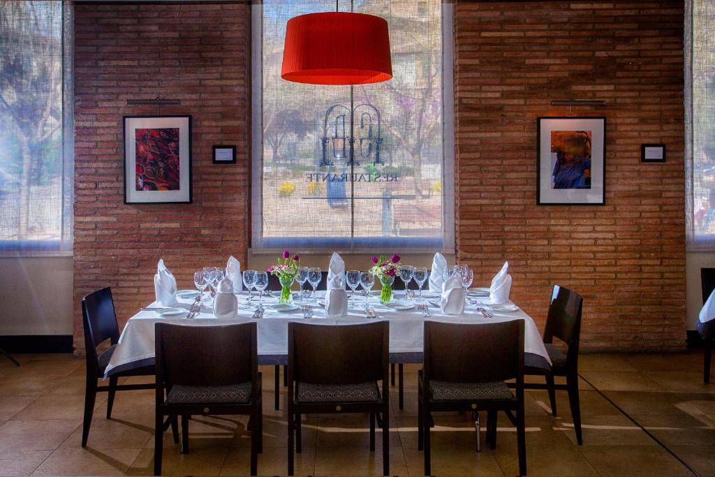 Restaurace v ubytování Hotel Monasterio Benedictino