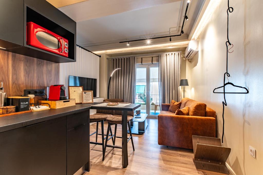Modern 1BR - Sunny Balcony -Central Pagrati-MARE Luxury Suites A