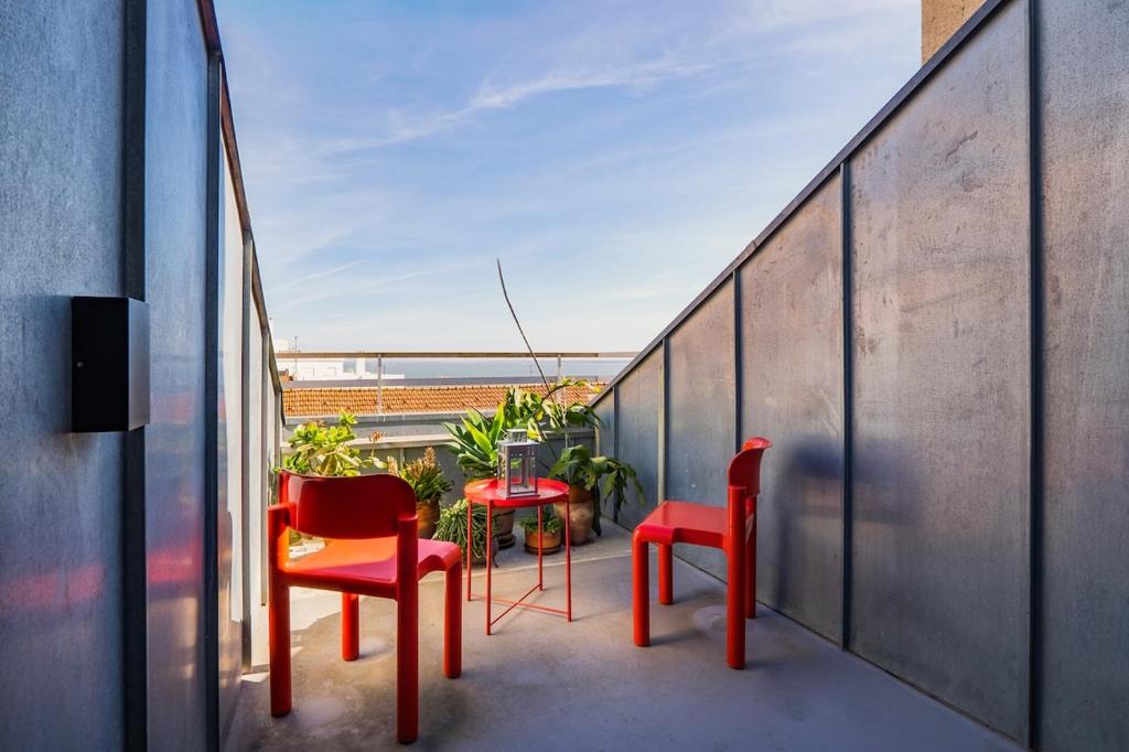 VIEW ! Penthouse historical center with 3 terasses amazing river view