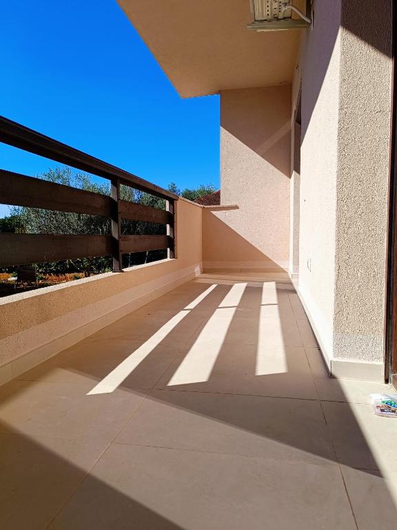 Apartment Lush Terrace