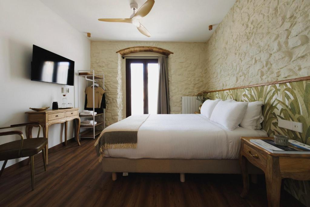 UMA Rural Boutique - La Garrotxa - Deluxe Double Room With Balcony