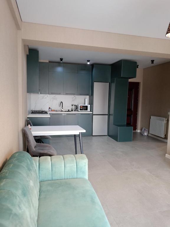 فضای داخلی cozy apartment در تفلیس - تصویر ۳