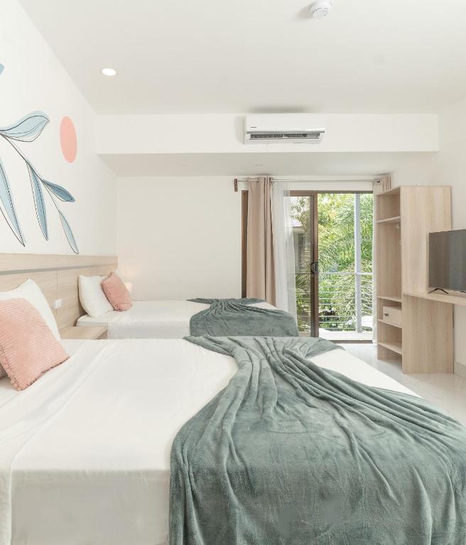 Room at Wide Mouth Frog