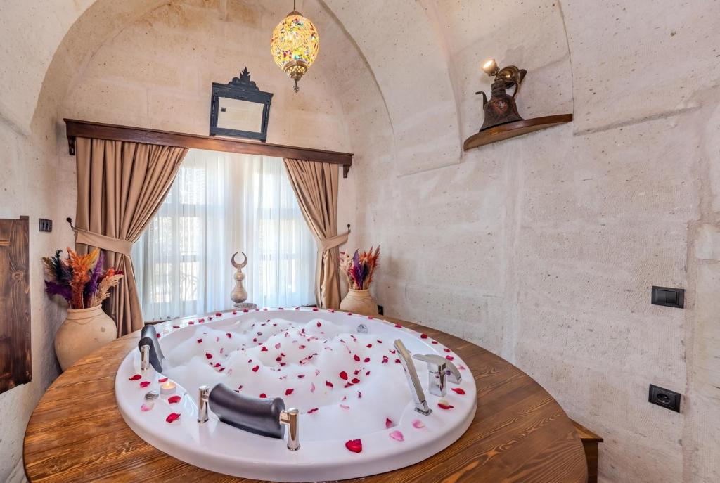 Cappa Via Cave Hotel - Chambre Lit King-Size Avec Balcon