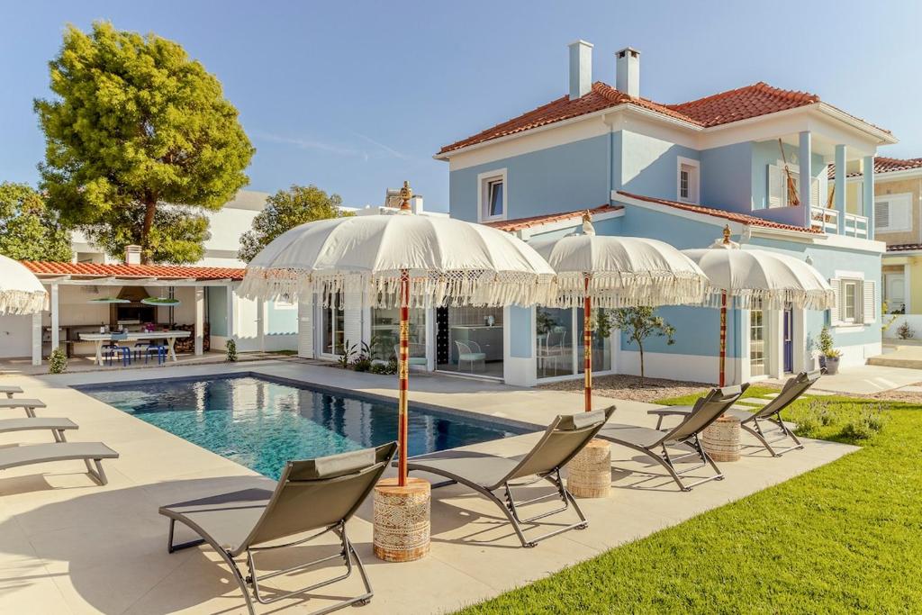 Blue Beach Villa - Coastal Escape