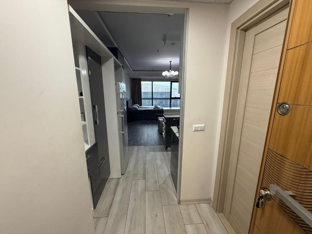 فضای داخلی Angel Apartment in Porta Batumi در باتومی - تصویر ۳