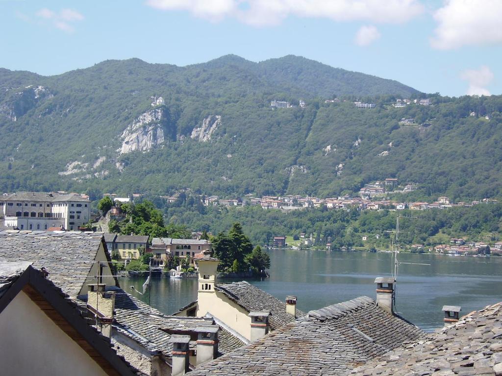 Appartamenti Orta - Large Two-Bedroom Apartment - Split Level