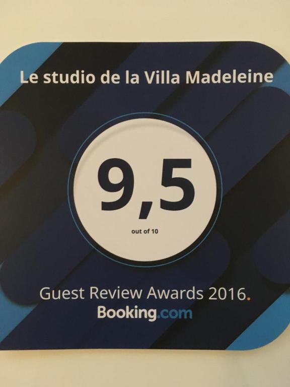 Certifikát, hodnocení, plakát nebo jiný dokument vystavený v ubytování Le studio de la Villa Madeleine