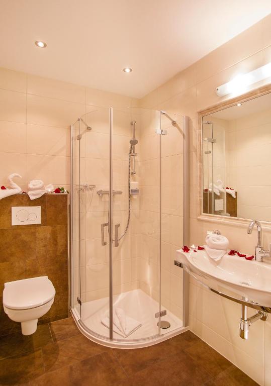 Koupelna v ubytování Alpenherz Hotel Garni