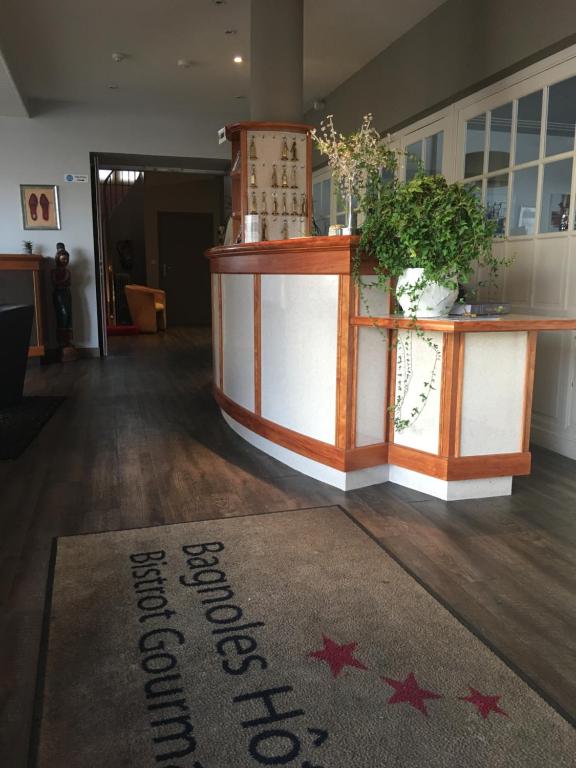 Vstupní hala nebo recepce v ubytování Bagnoles Hotel - Contact Hotel