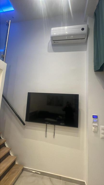 Leonora Loft