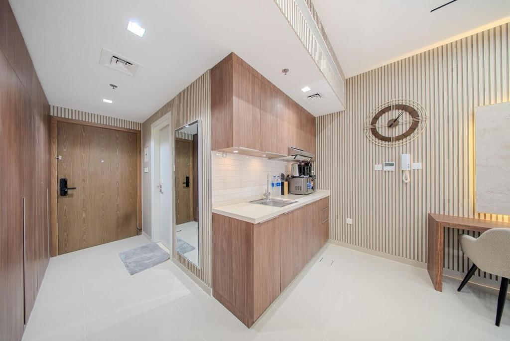 تصویر اتاق‌های Luxury Studio Flat in Al Zahia, Sharjah - Pool - Gym - تصویر ۲