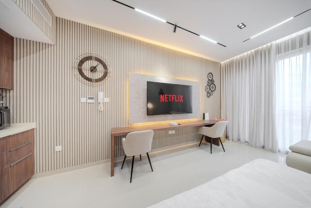 امکانات Luxury Studio Flat in Al Zahia, Sharjah - Pool - Gym - تصویر ۴