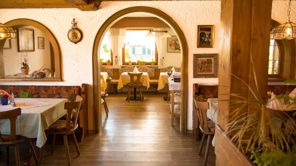 Restaurace v ubytování Hotel Gasthof Rose