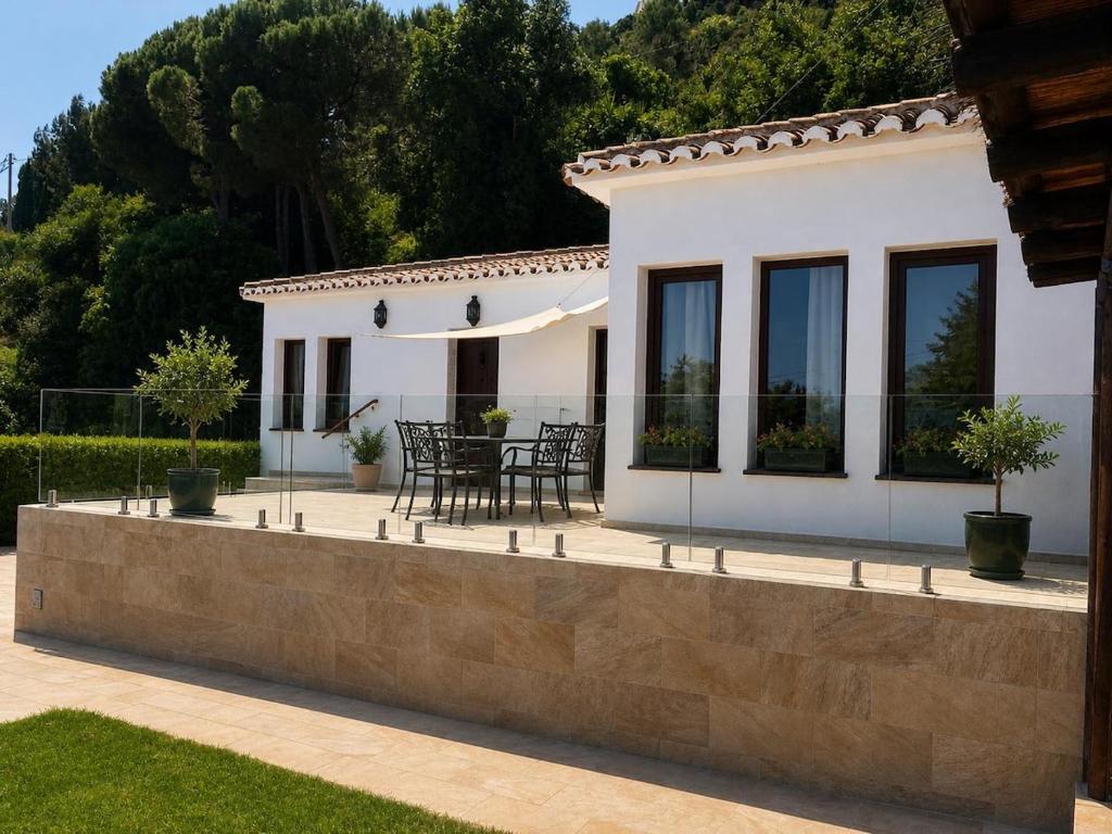 Villa Azahara Private Oasis with Sea Views & Private Pool