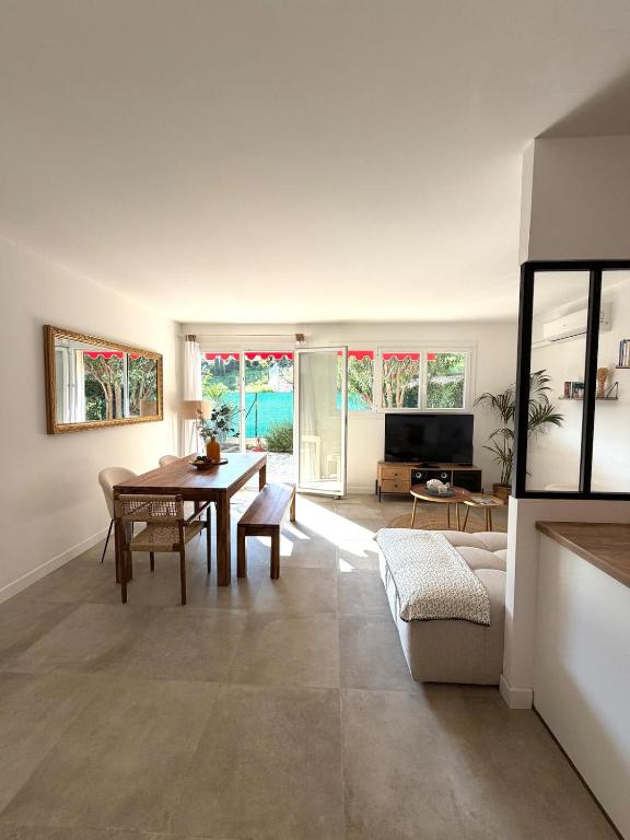 Cozy apartment - sunny terrace avec Clim et parking