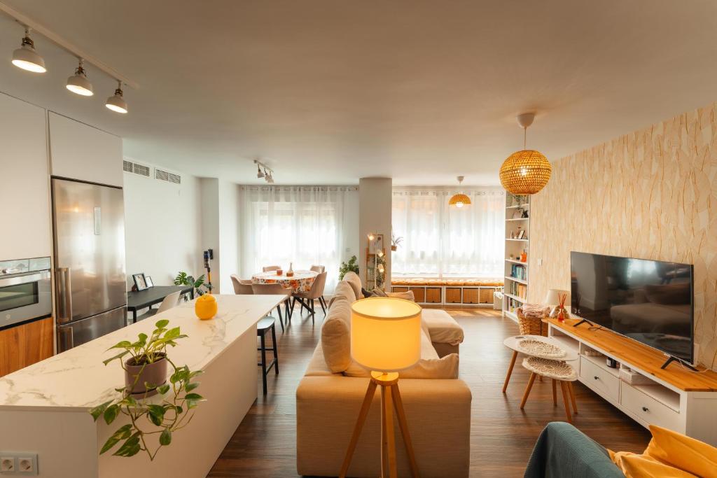 Modern apartment with pool, 5 minutes from the beach
