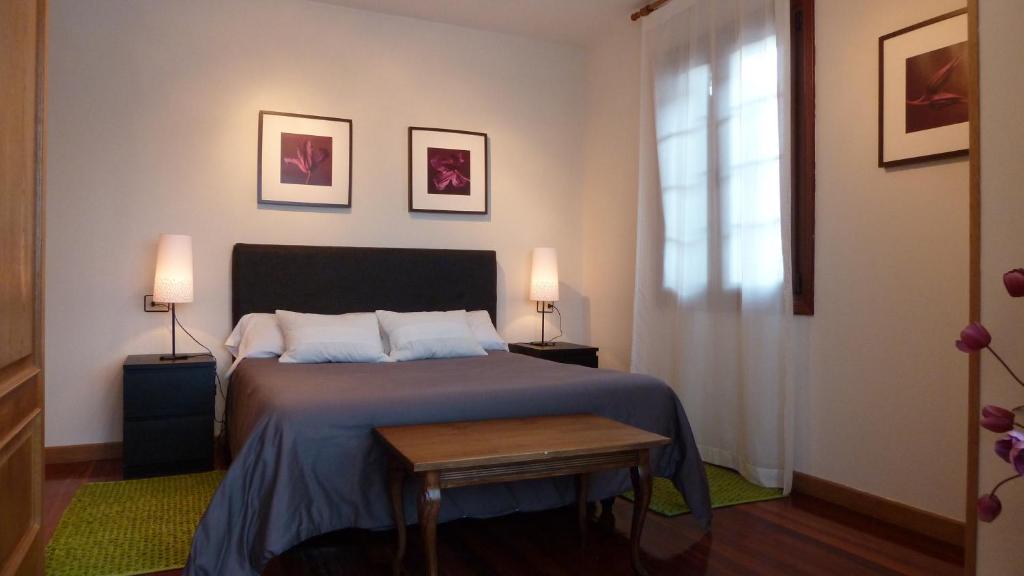 Postel nebo postele na pokoji v ubytování Hotel Itxas Gain Getaria