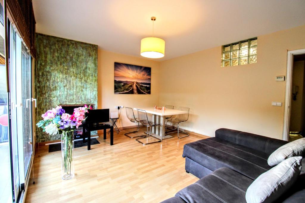 Spacious and cosy apartment near Barcelona