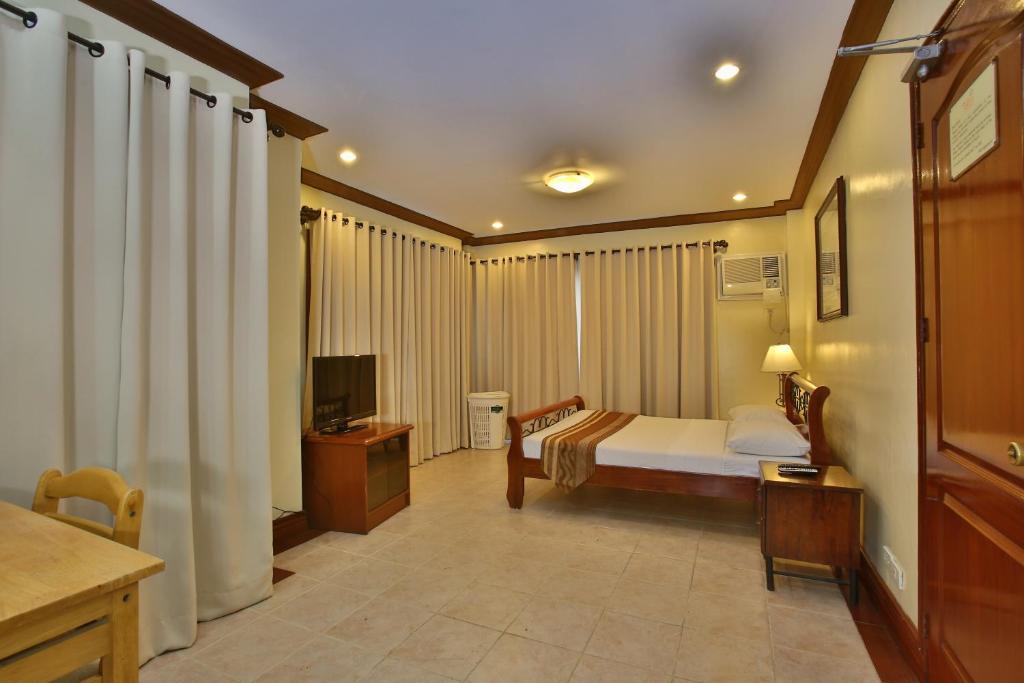Crown Regency Suites Mactan - 