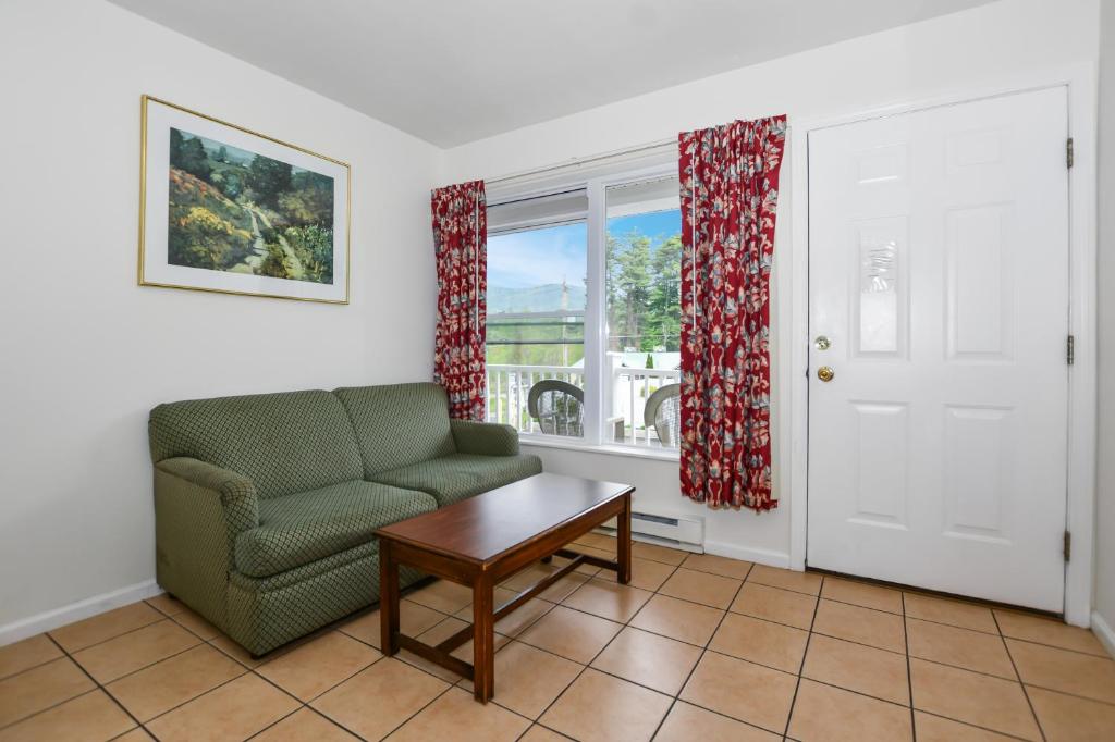 Studio Motel of Lake George photo