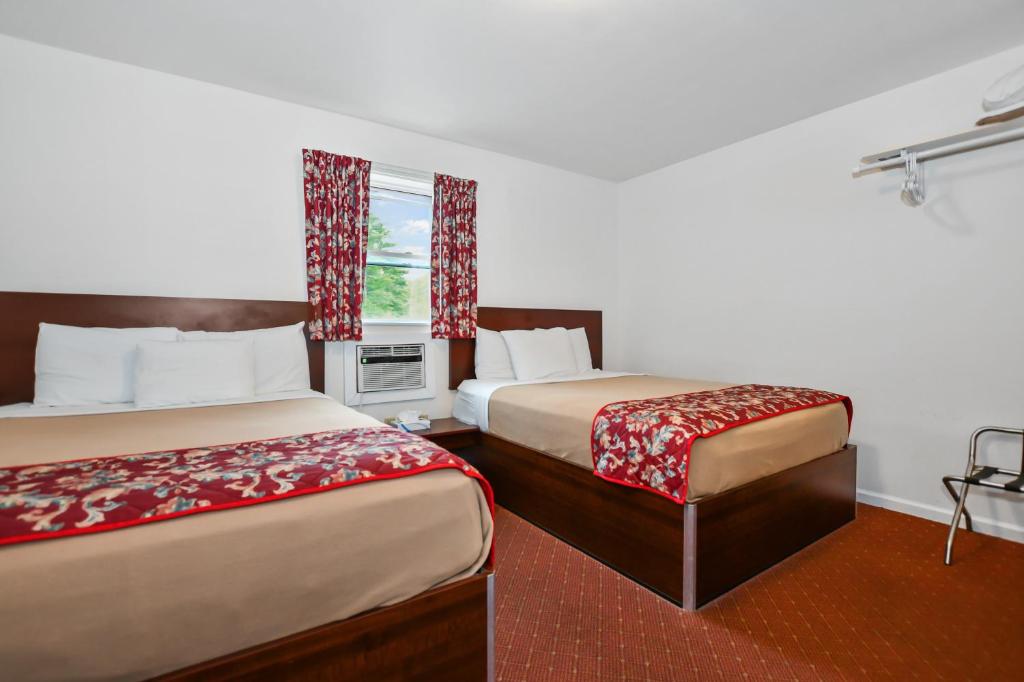 Studio Motel of Lake George photo