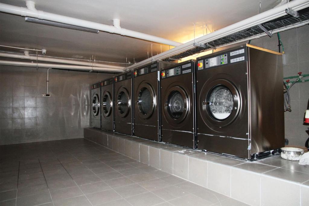 カンパラにあるSpeke Apartments Wampewoのギャラリーの写真