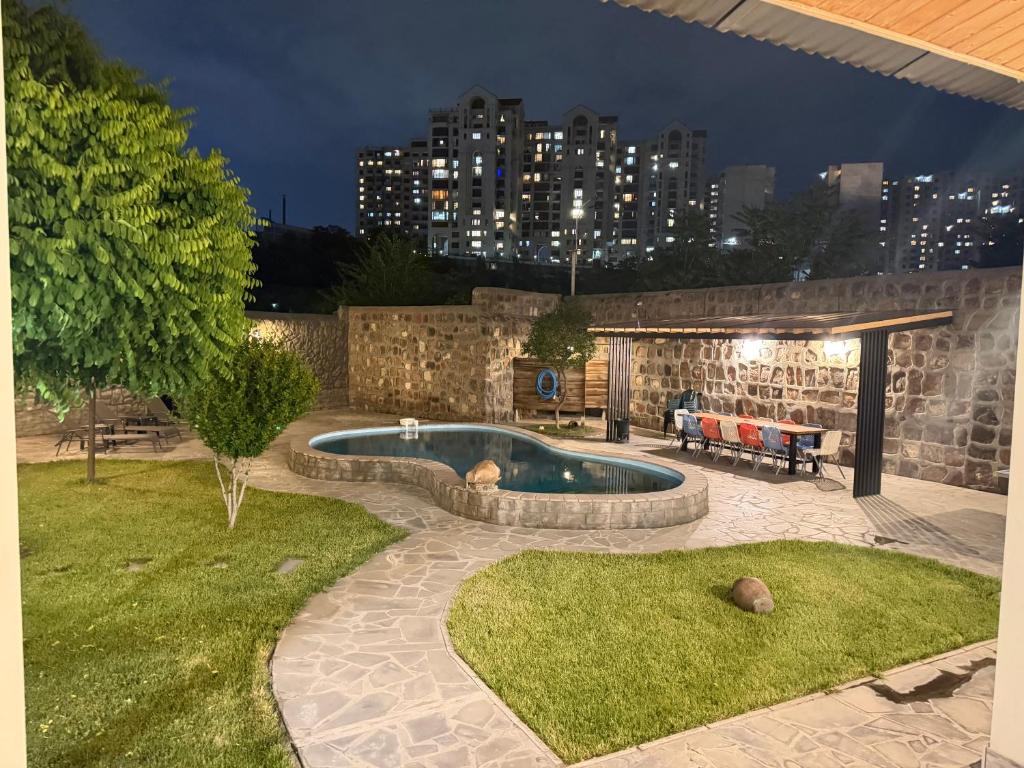 امکانات Cozy Apartment With The Best Patio and Swimming pool - تصویر ۴