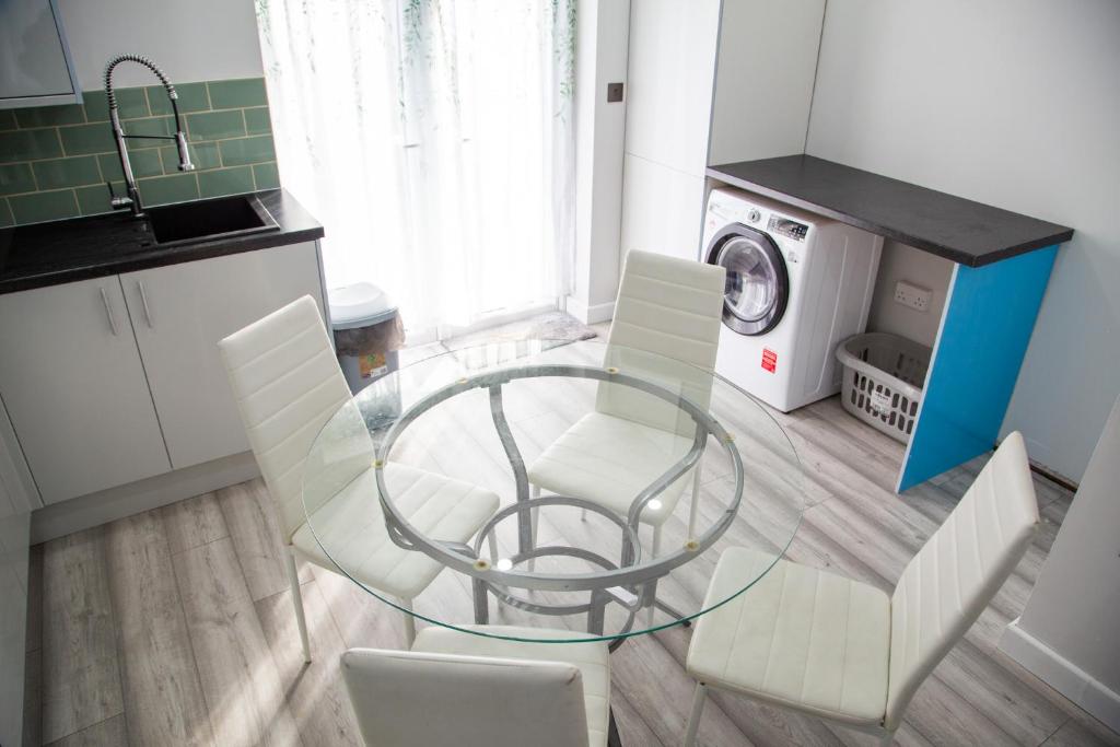 Bexleyheath House, Greater London - Three-Bedroom House