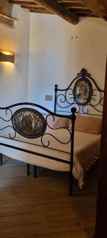 Antico Borgo B&B Seggiano - Triple Room With Private Bathroom
