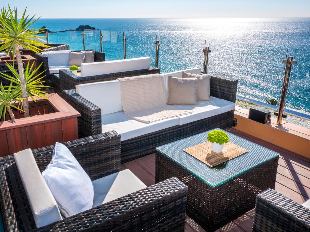 Hotel Helios - Almuñecar, Almuñécar – Prezzi aggiornati per ...