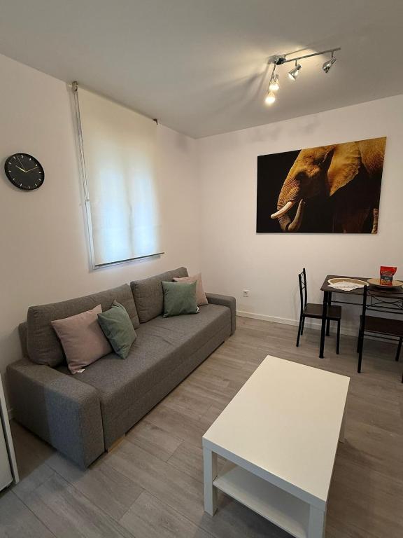 Apartment in Estrecho Lope de Haro Street
