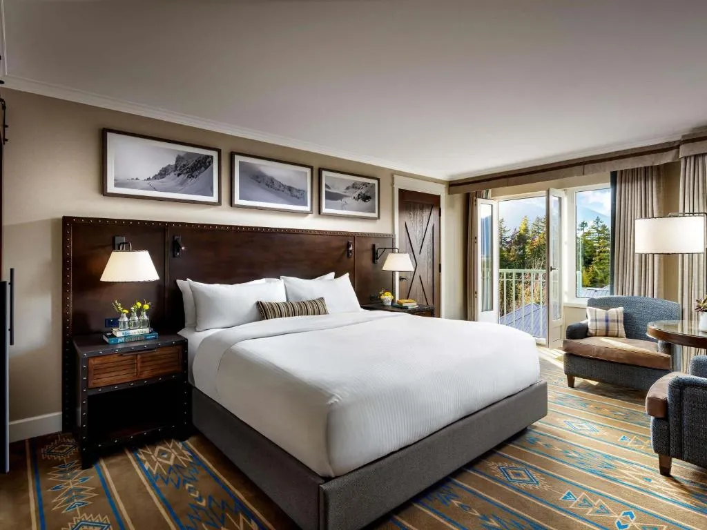 One-Bedroom King Suite with View