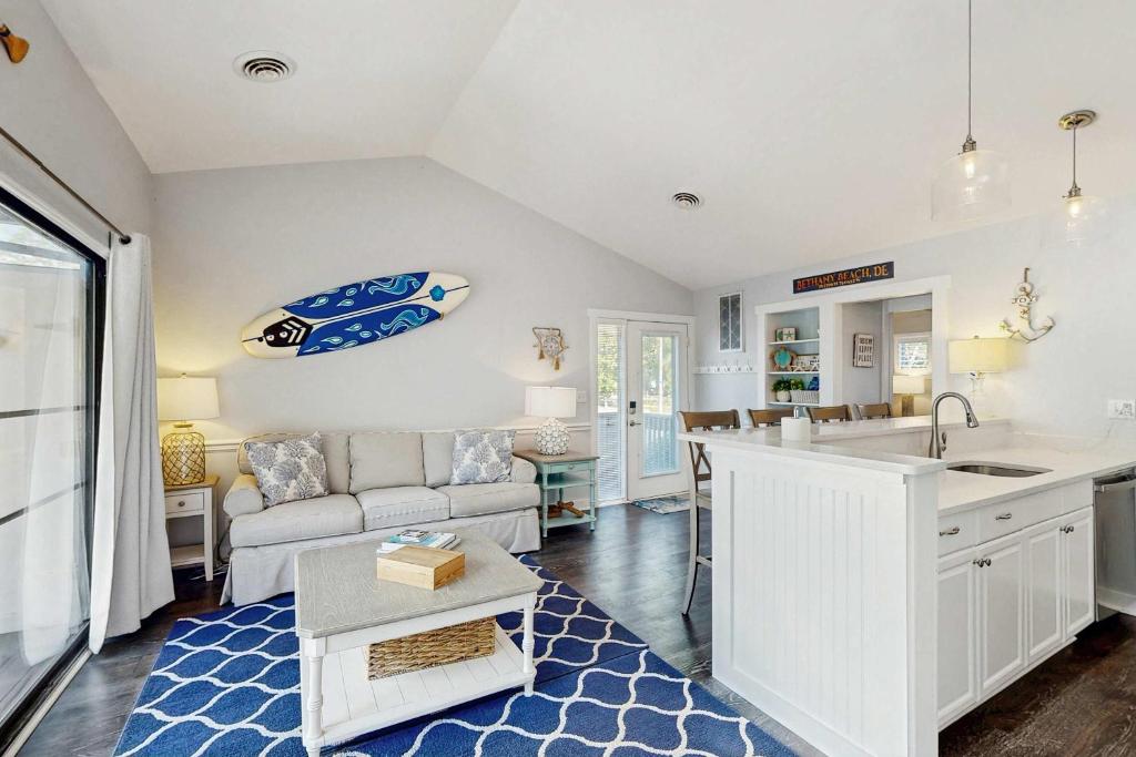Sea Colony --- 39353 W Pine Ct #1009C