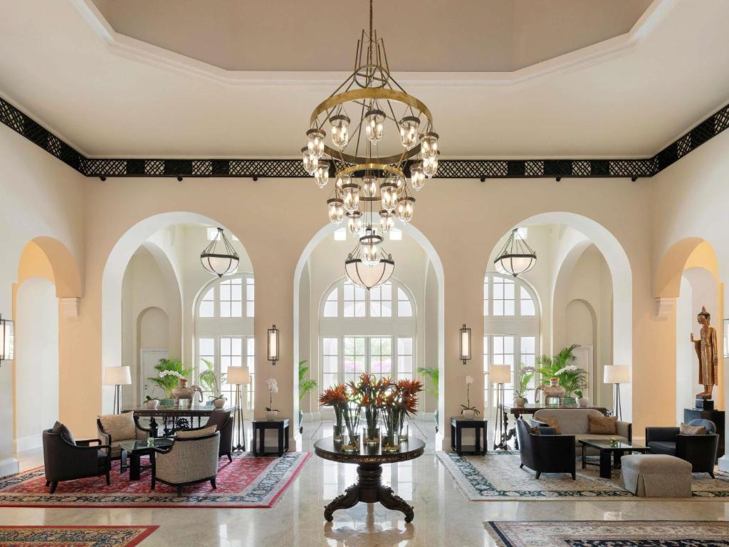 Raffles Hotel Le Royal photo