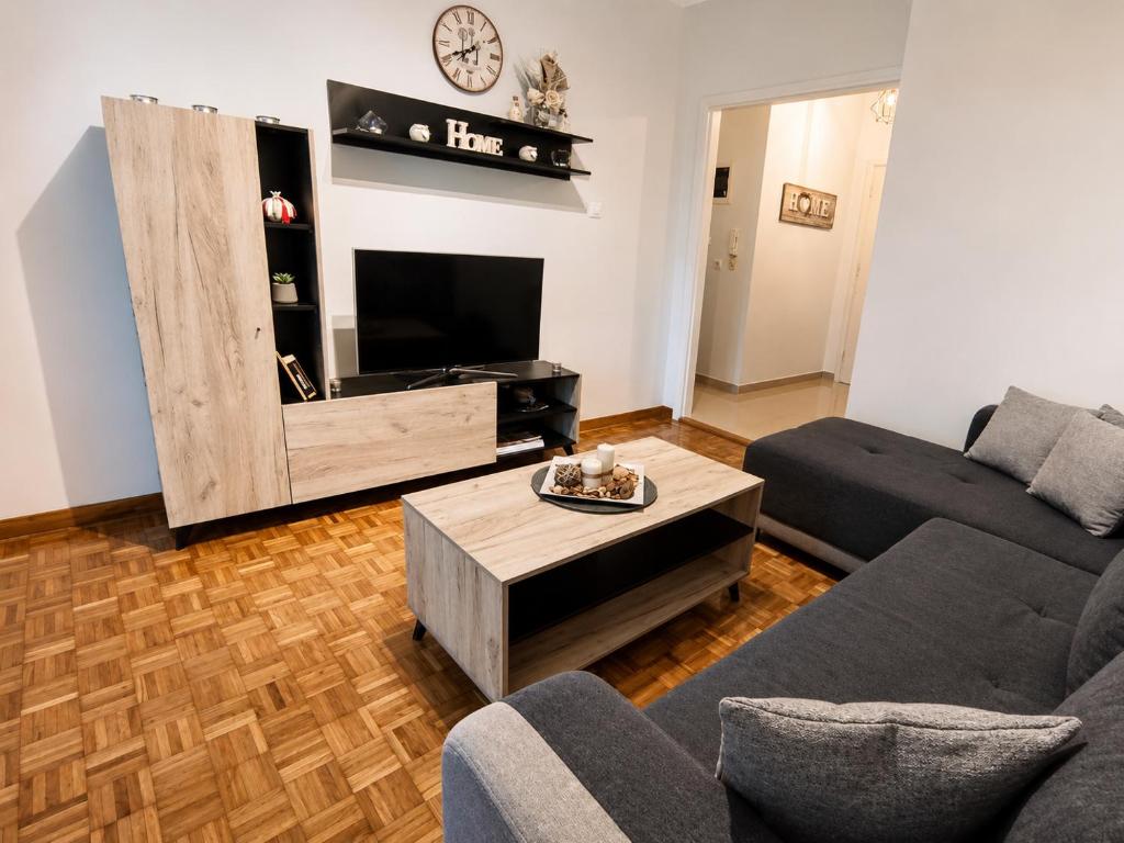 Central Corfu Town Apartment - Free Private Parking