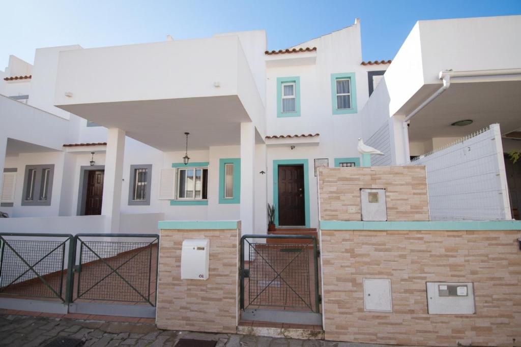 3-Bedroom Townhouse: Peaceful & Spacious