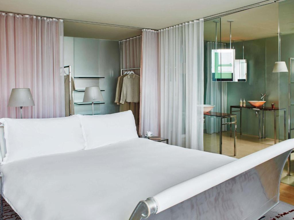 Sanderson London - 