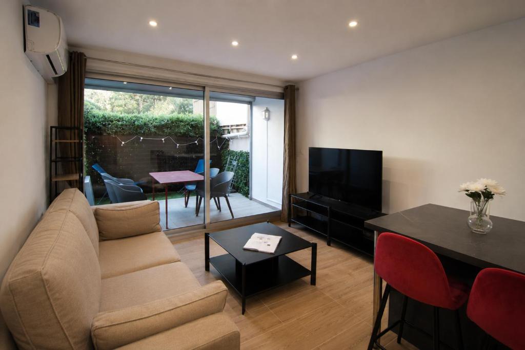 T2 terrasse jardin proche plage Port Santa Lucia
