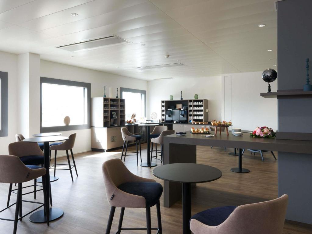 Mercure Geneva Airport photo