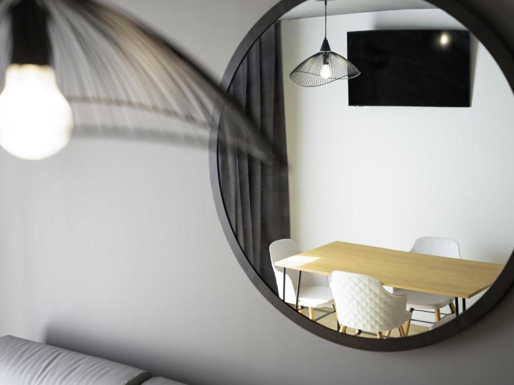ibis Styles Lille Neuville en Ferrain - Family Suite With Double Bed And Sofa Bed