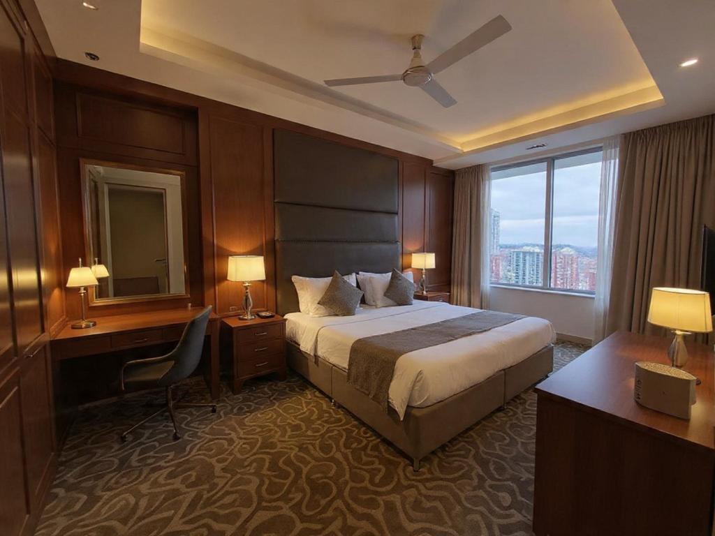 Hotel Grand Marina Near IGI Airport Delhi در دهلی نو